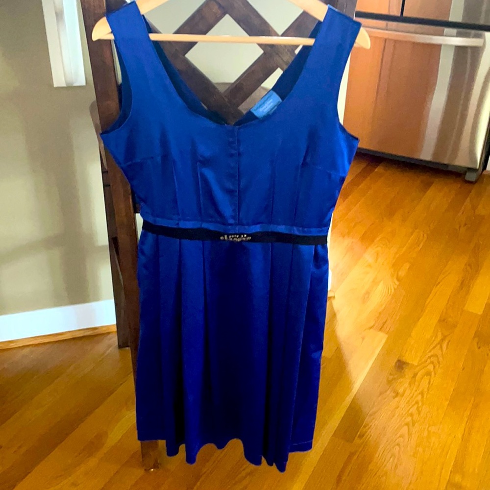 Beautiful blue dress!